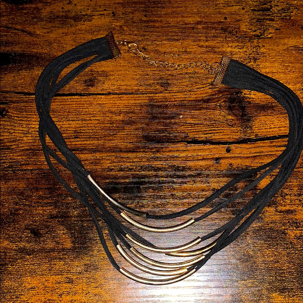 Elegant Black and Gold Necklace